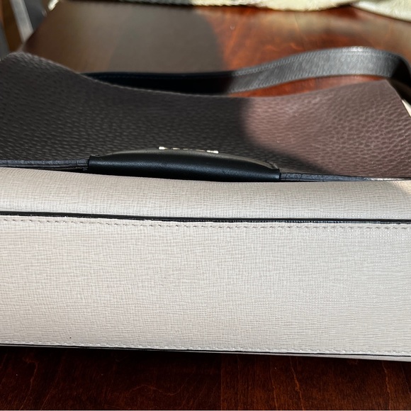 Furla shoulder leather bag, adjustable strap, like new condition, bag & care tag - Picture 4 of 7